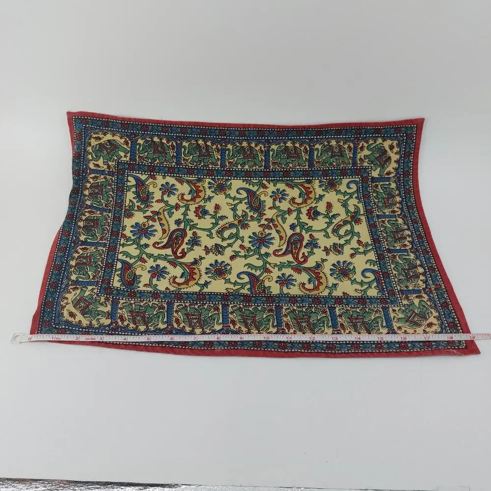 Unbranded placemats red