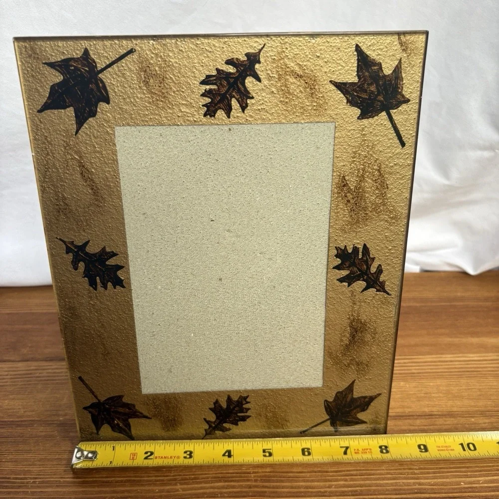 N/A features decorative