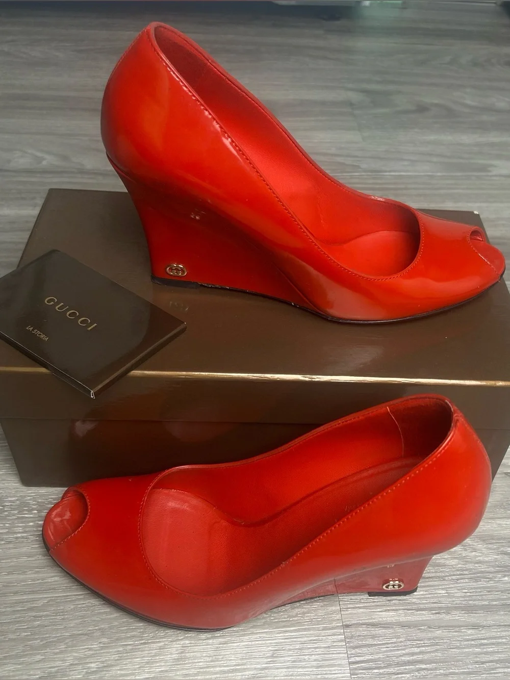 Gucci Red Patent Leather Peep Toe Wedge Pumps Heels Size 8 B