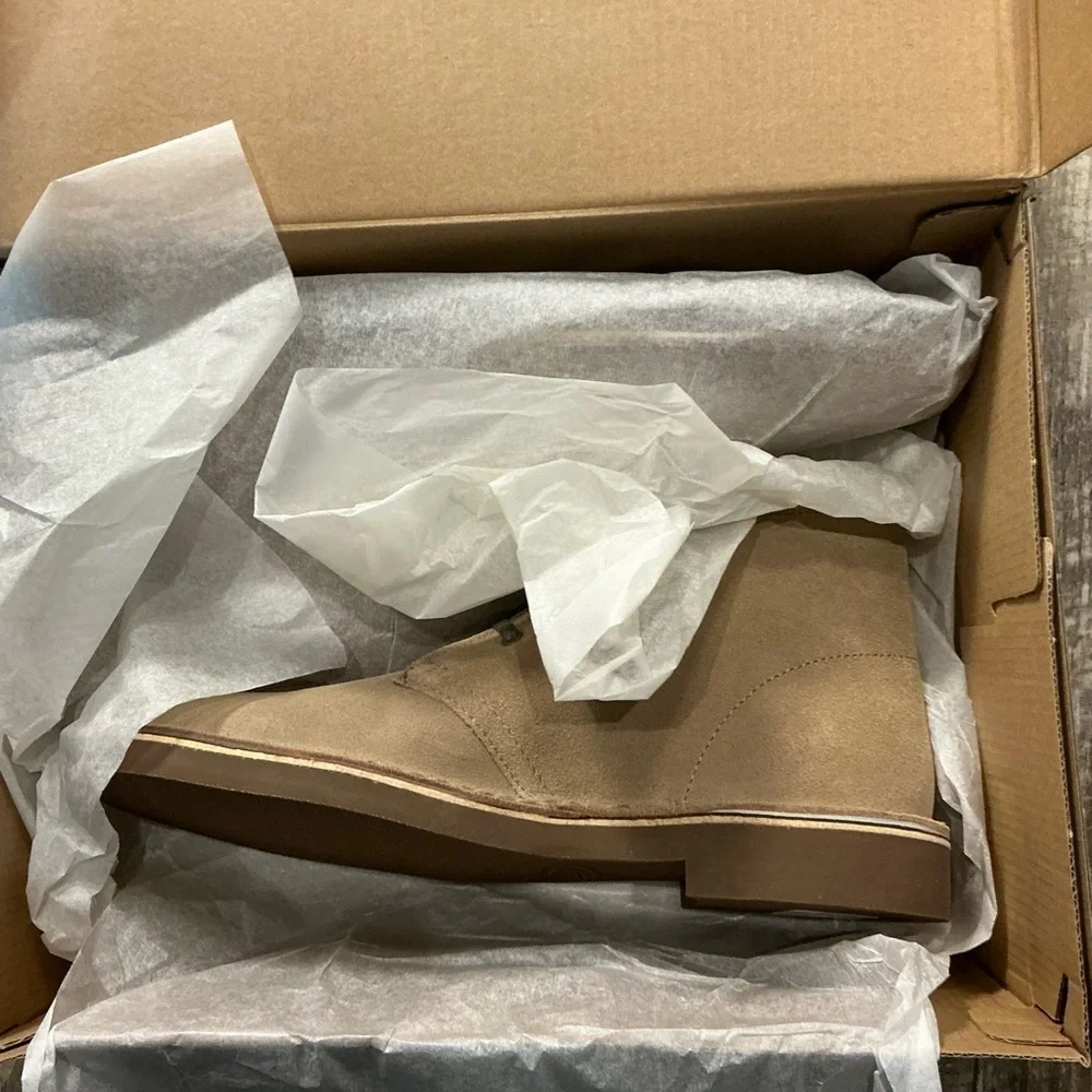 Clarks step out