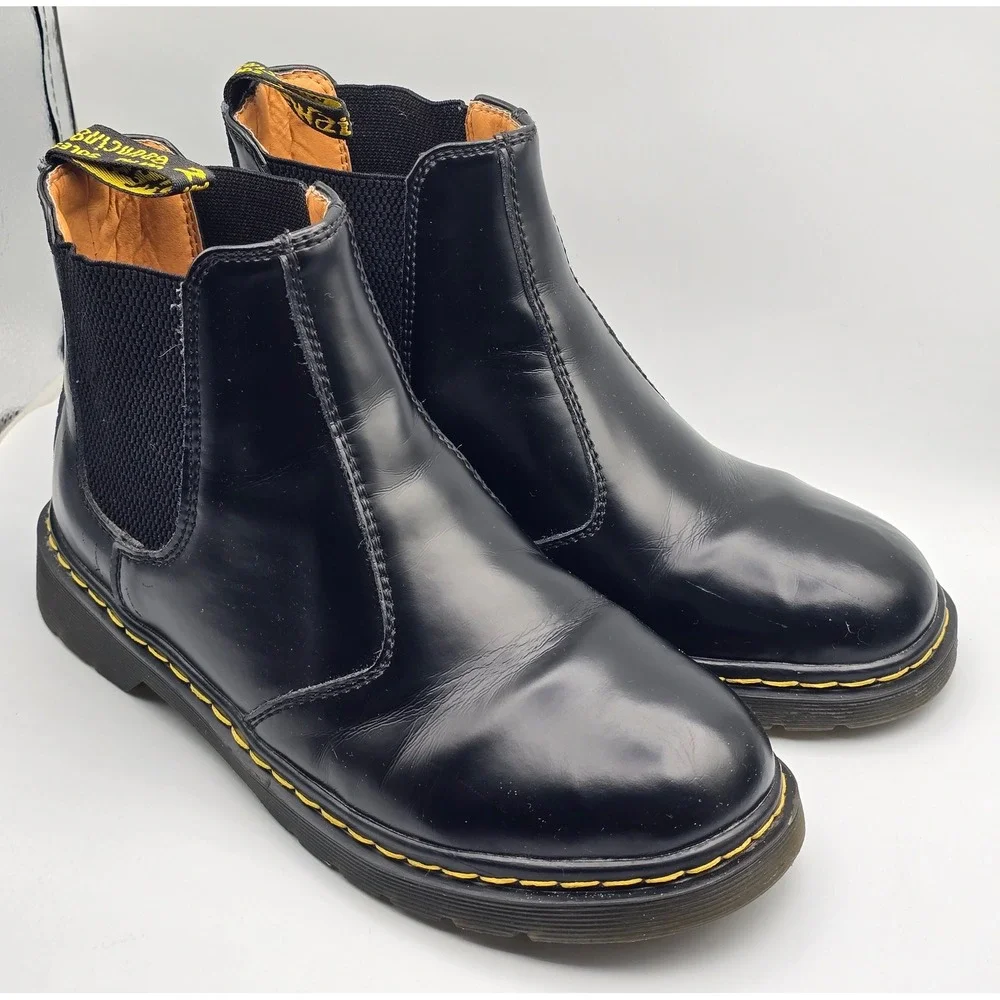 Dr. Martens classic doc