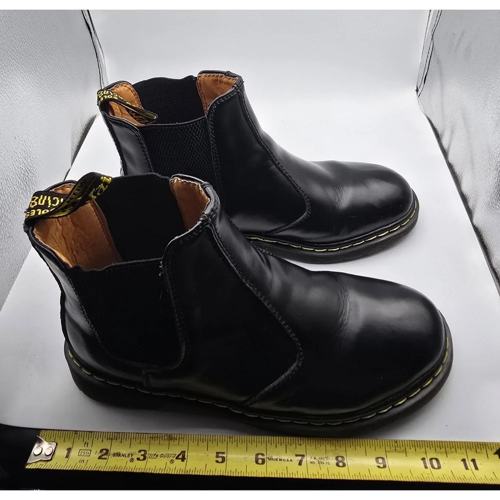 Dr. Martens classic doc