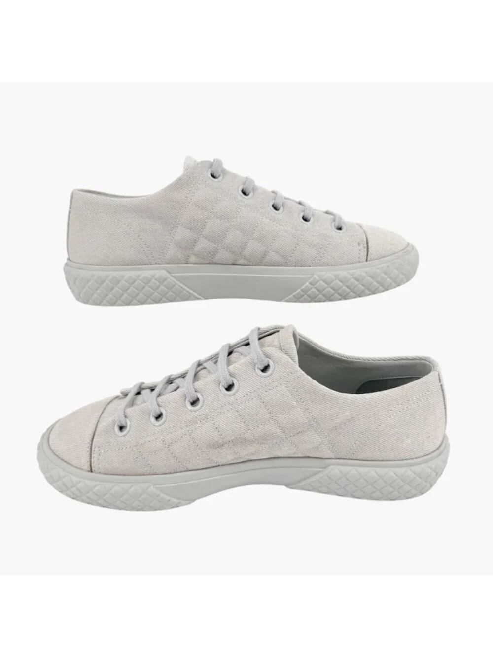 CHANEL quilted low
