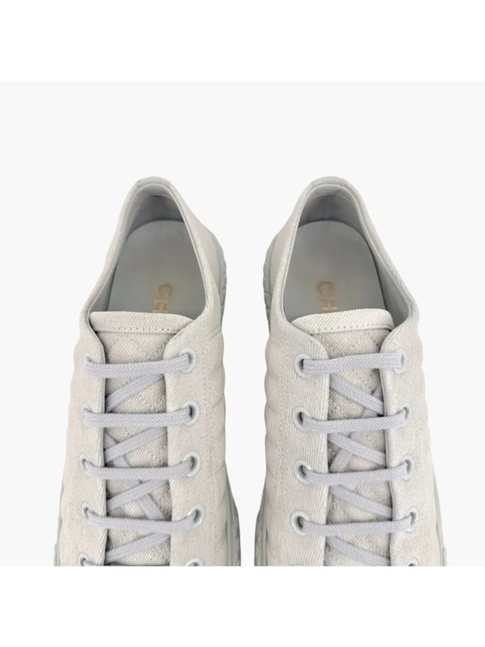 CHANEL quilted low