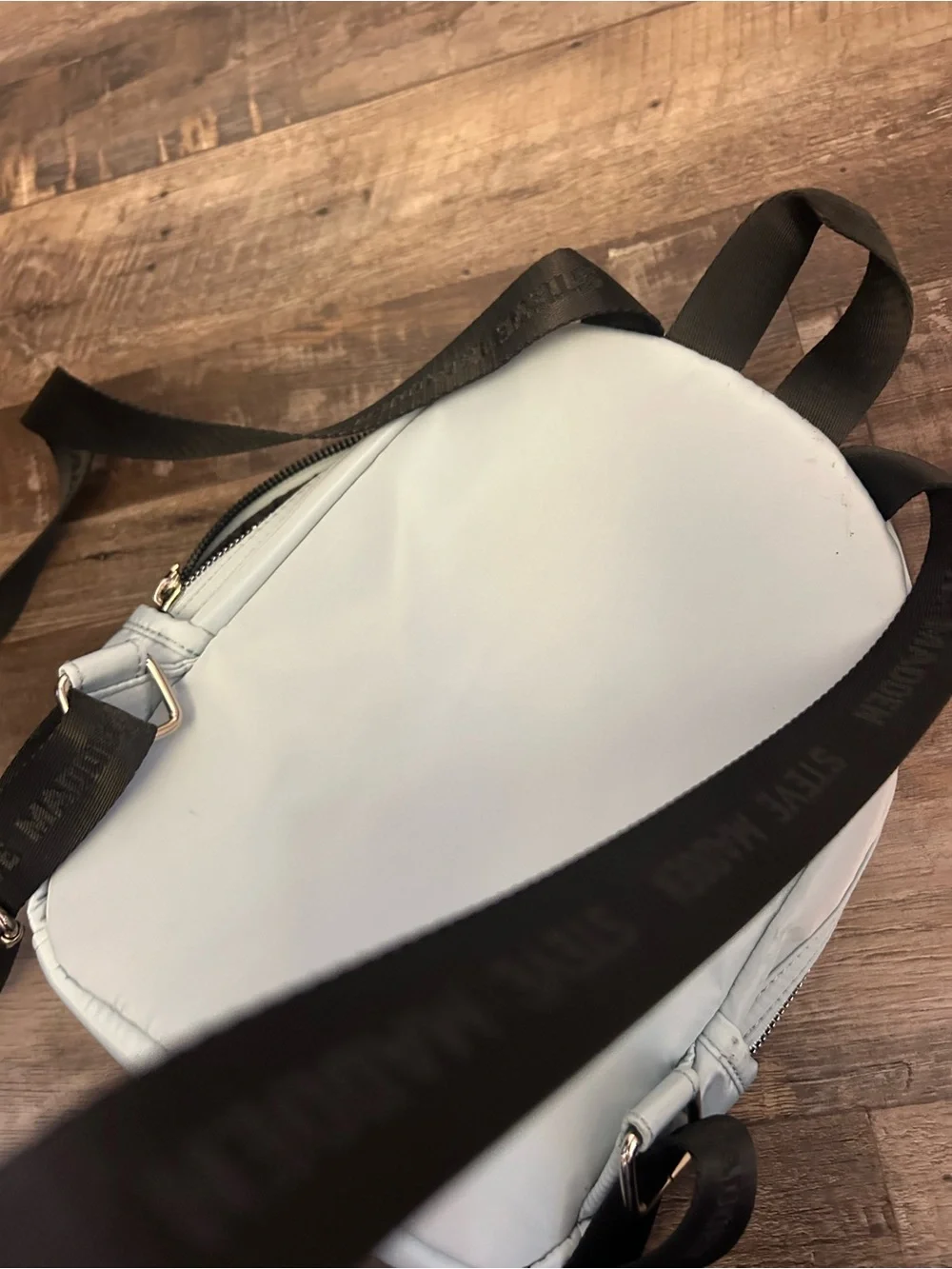 Steve Madden compact steve
