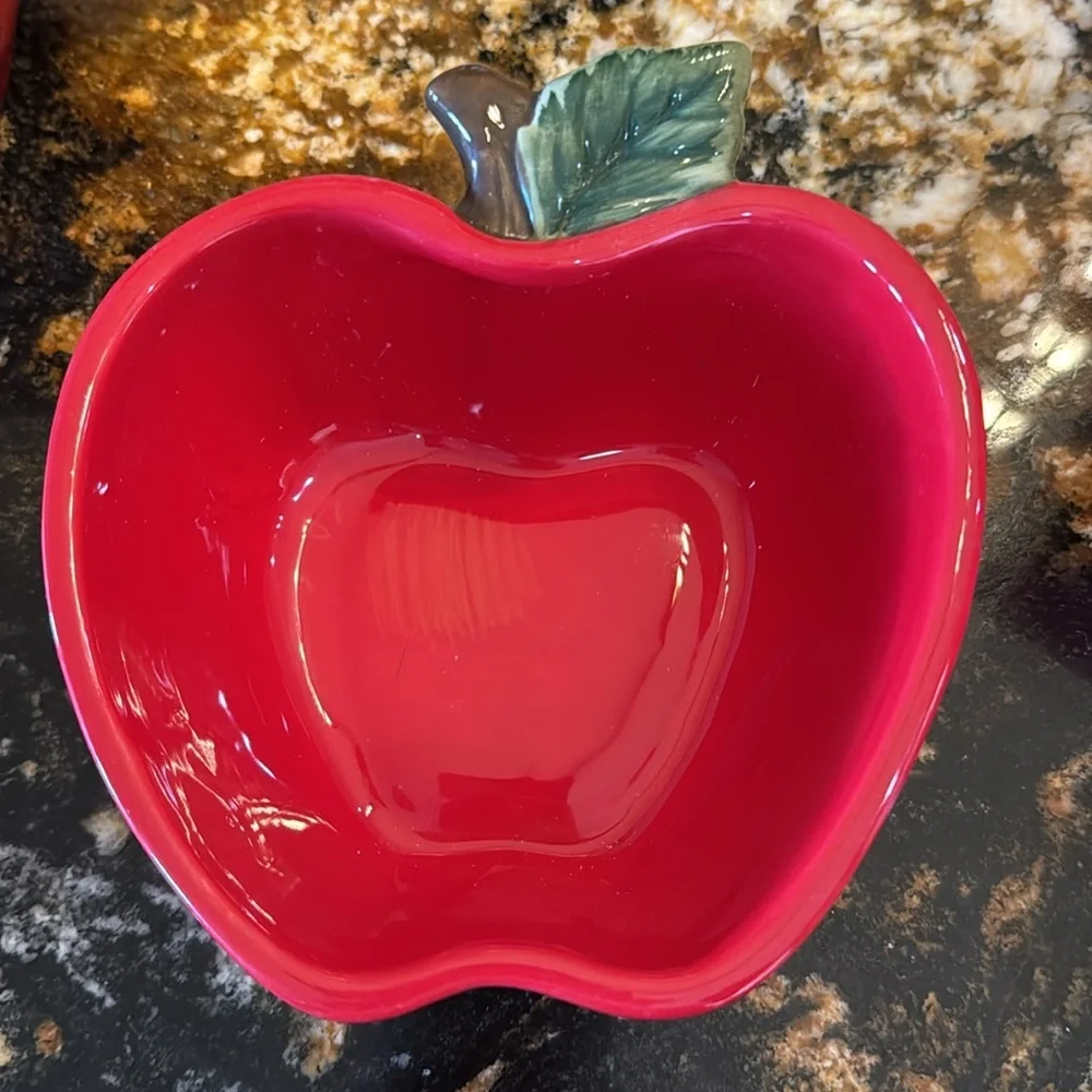 Better Homes And Gardens charming apple