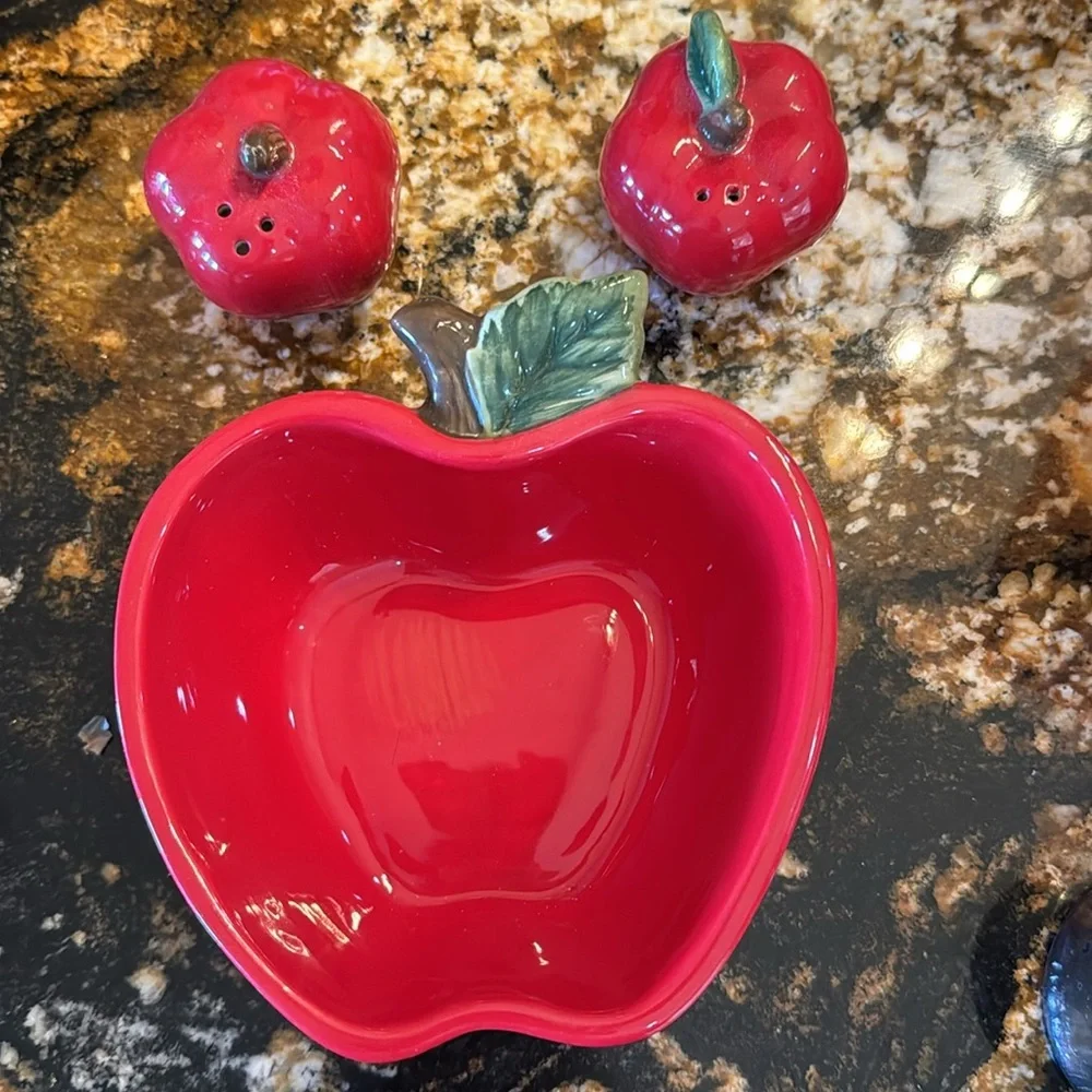 Better Homes And Gardens charming apple