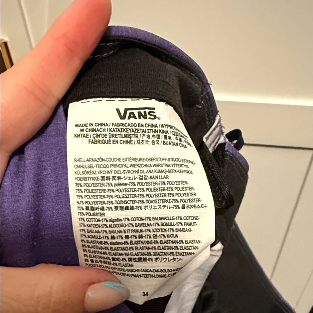 Vans men off