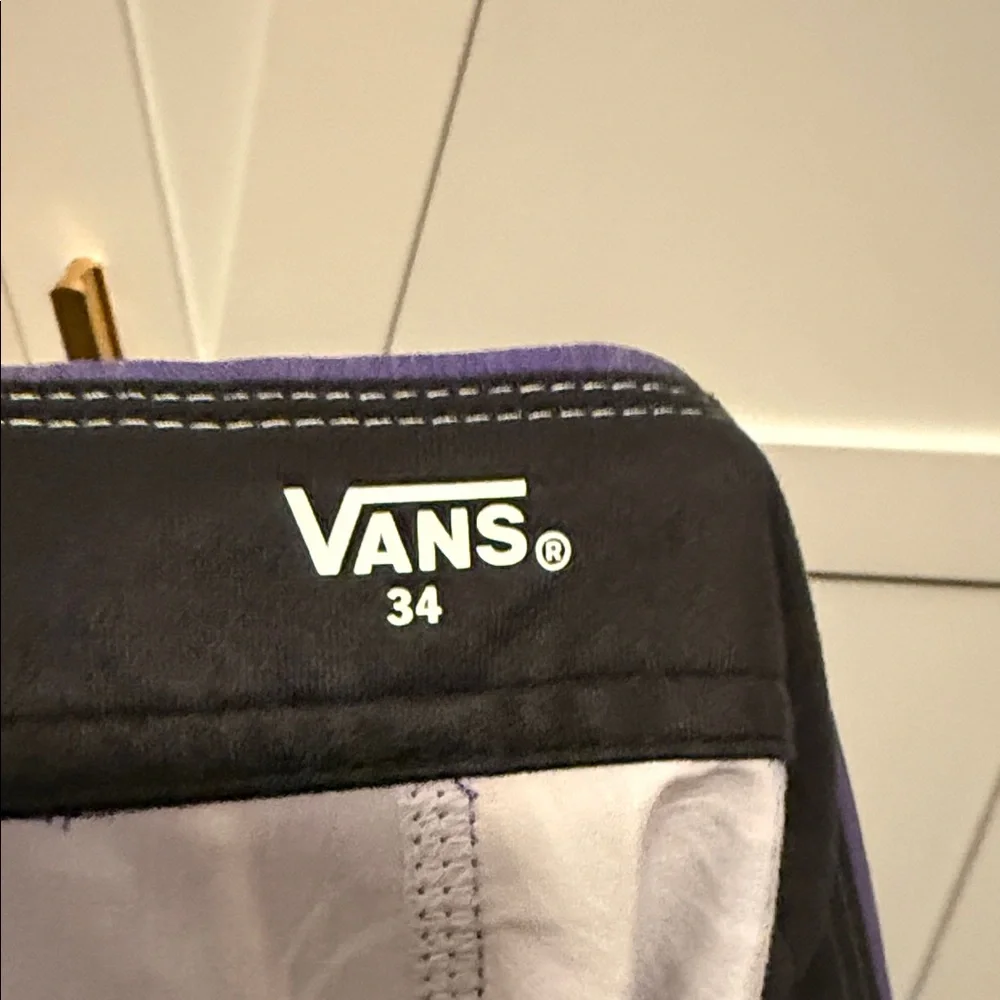 Vans men off