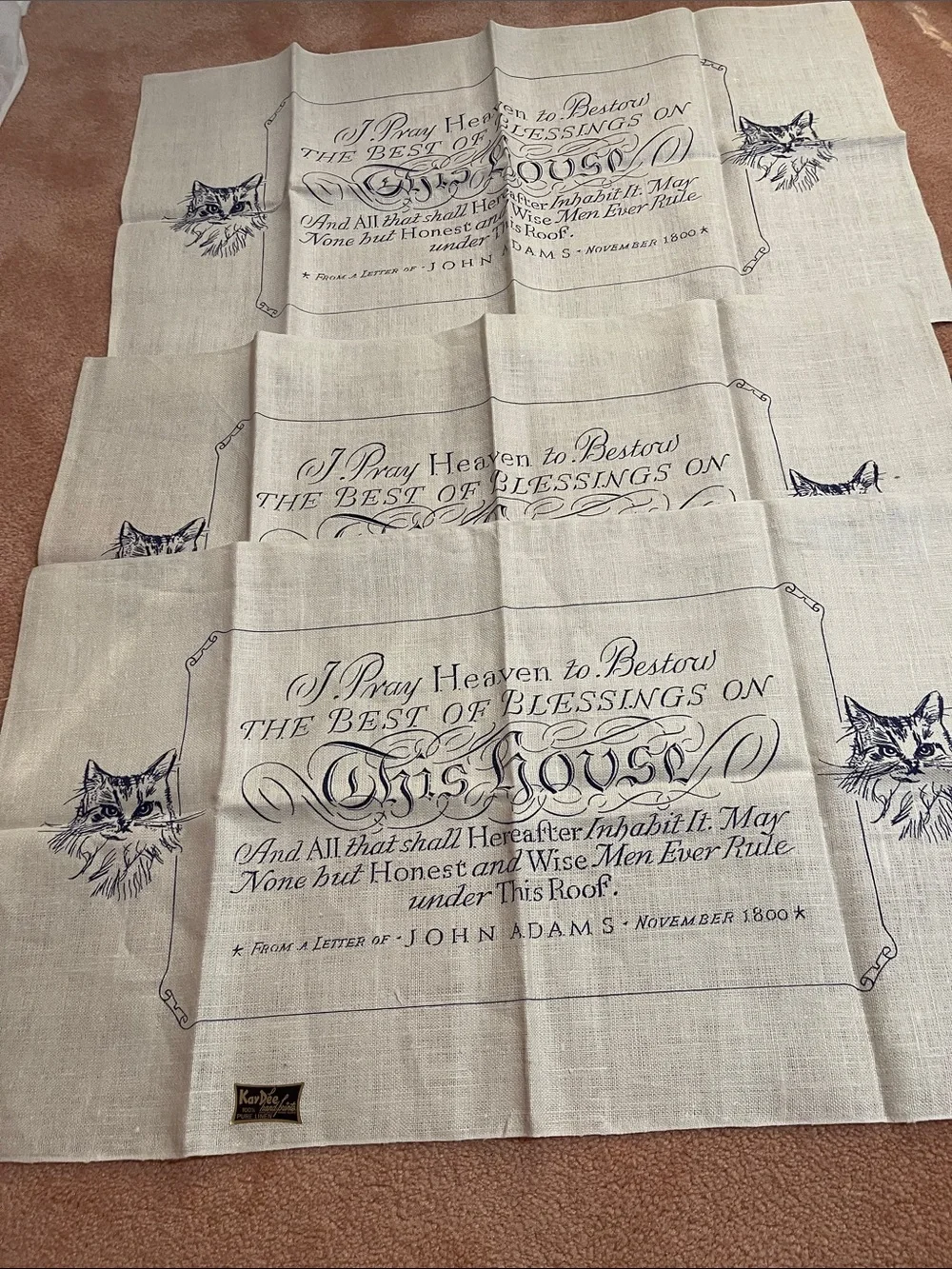 Printed Linen-Blend Table Runner in Cream with Cat Motif new