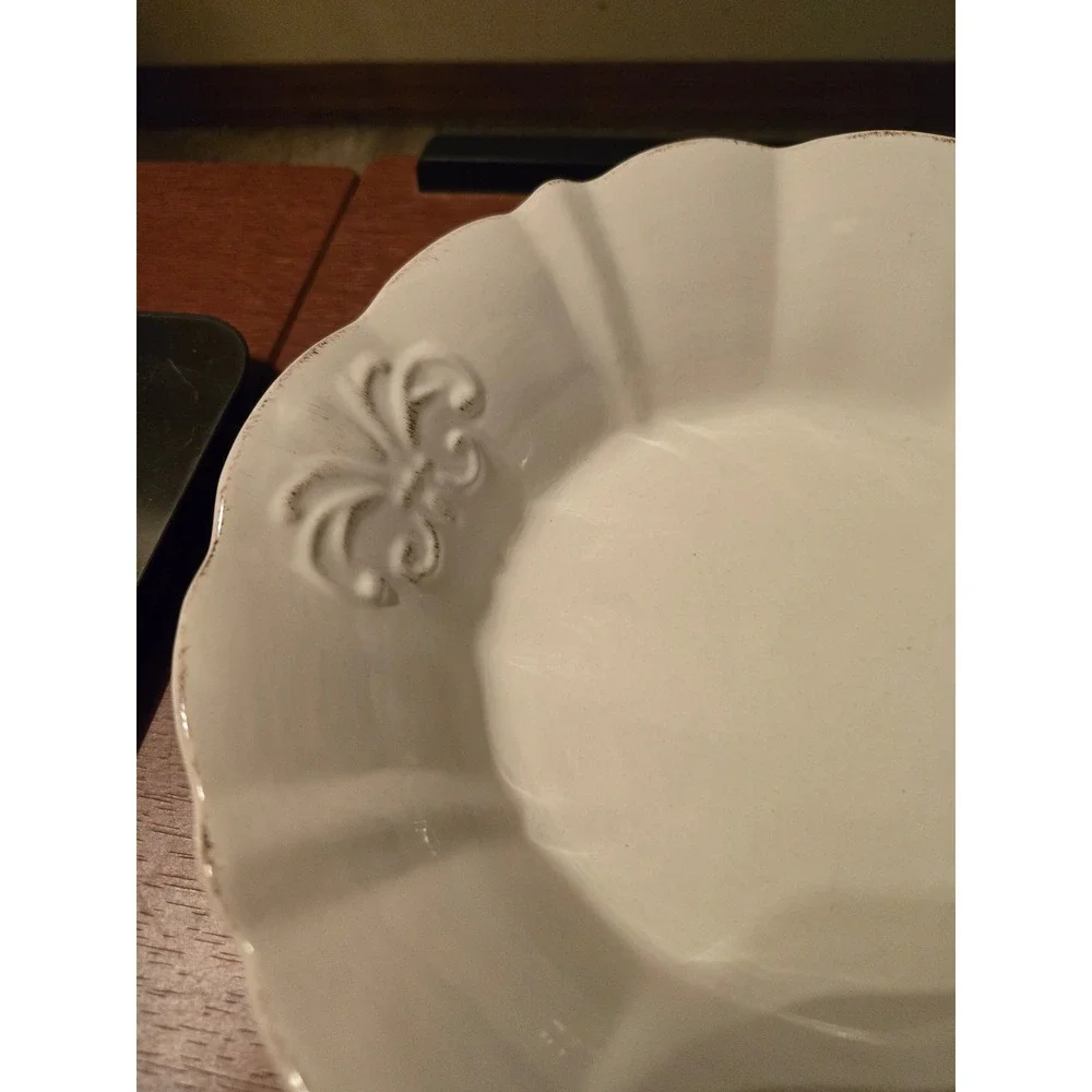 N/A creamy white