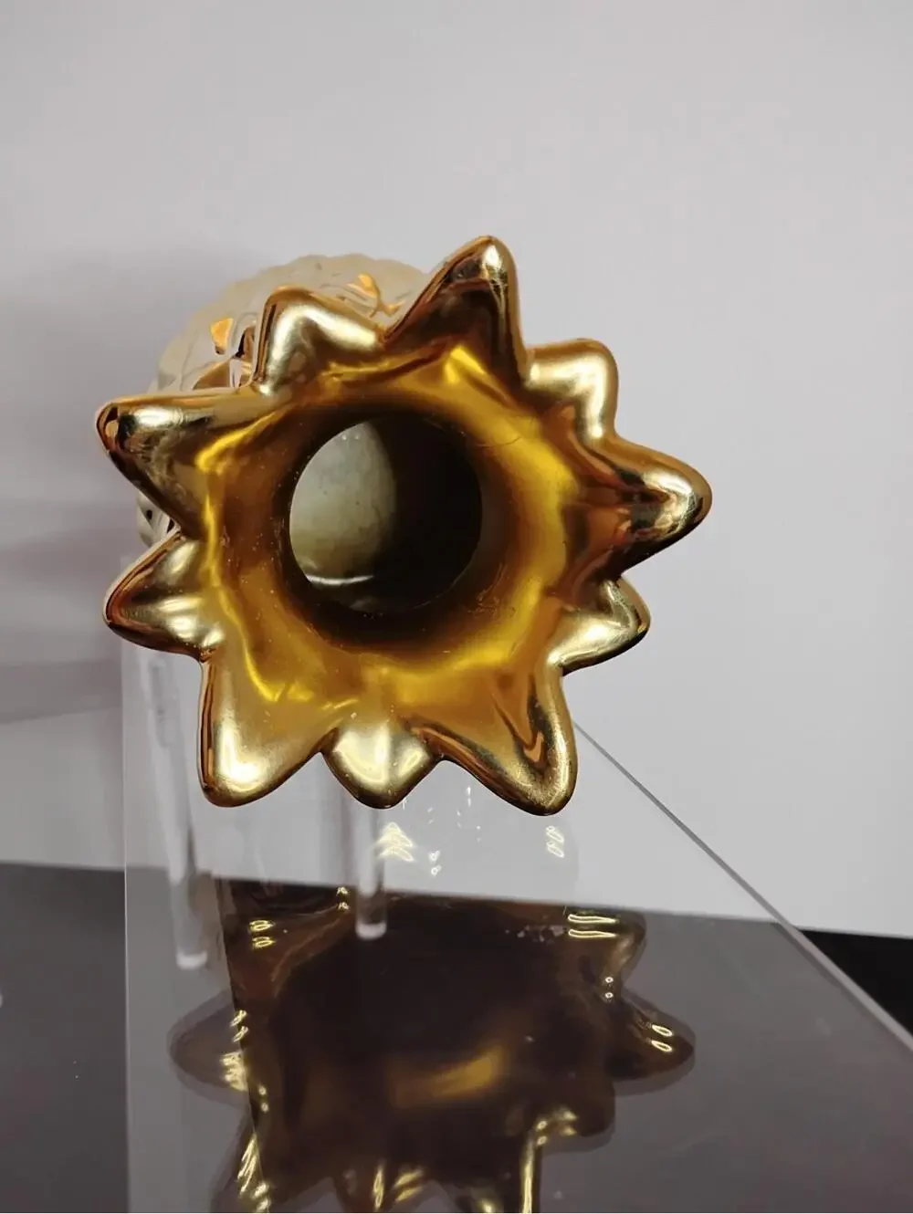 N/A gold colored