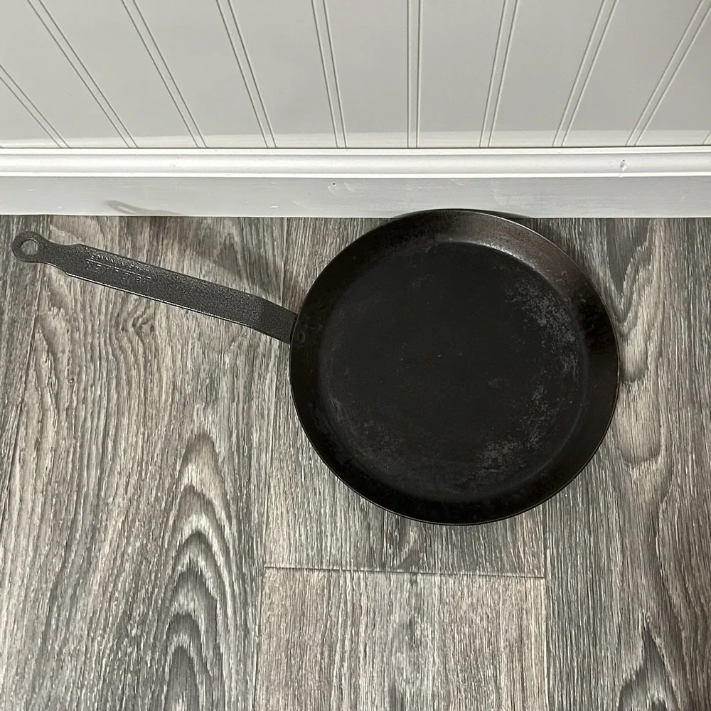 De Buyer Blue Carbon Steel Crepe Tortilla Omelet Pan 9