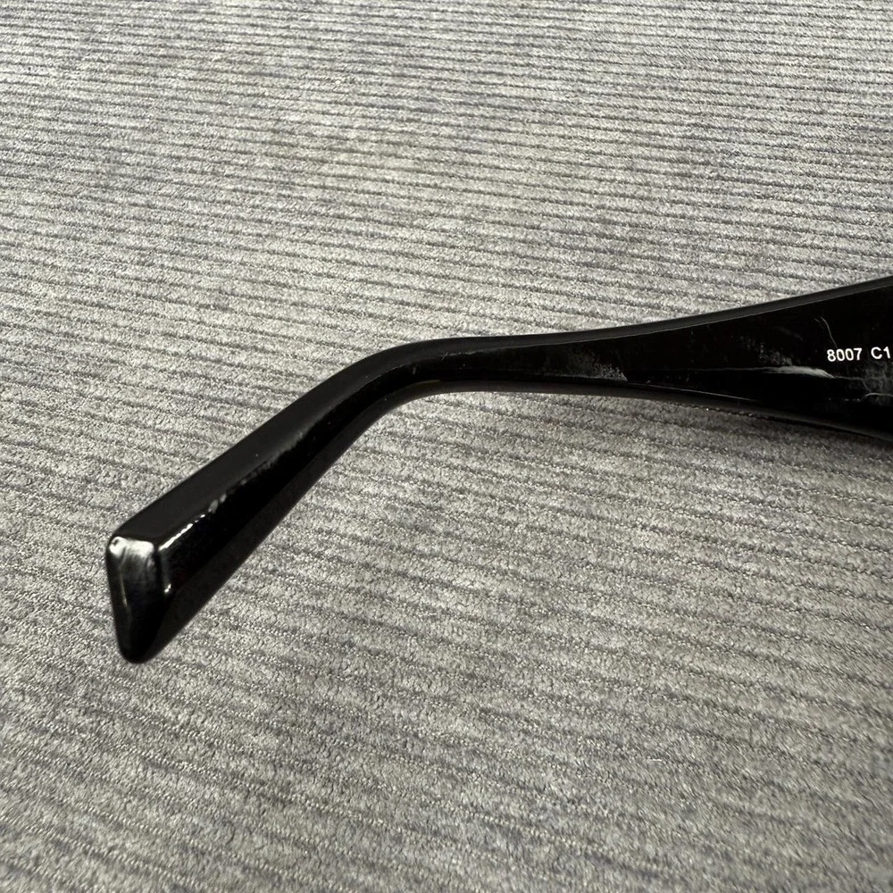 The Unbranded Brand •additional details•