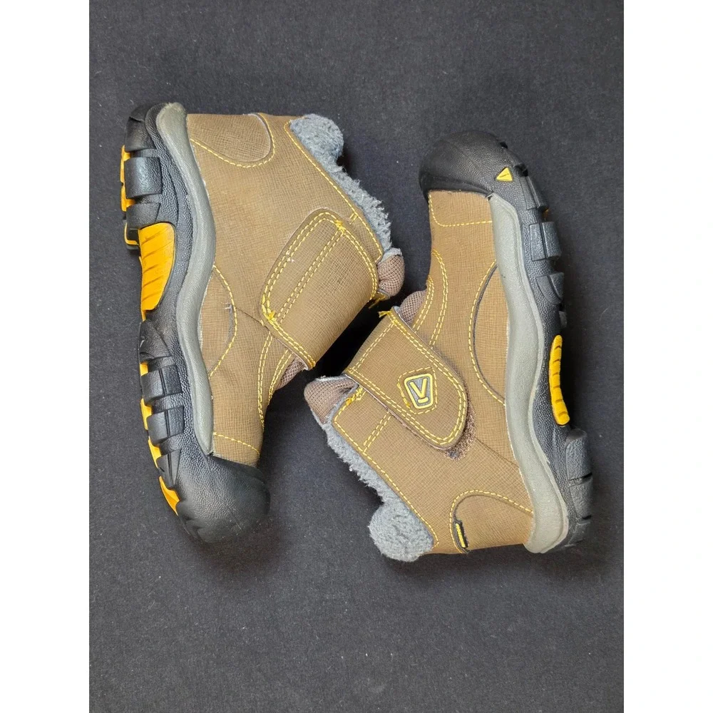 Keen Portsmouth Kids Waterproof Hiking Boots Brown Yellow Fur Lined Size‎ 10c