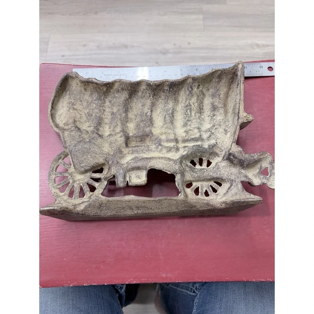 The Unbranded Brand antique vintage