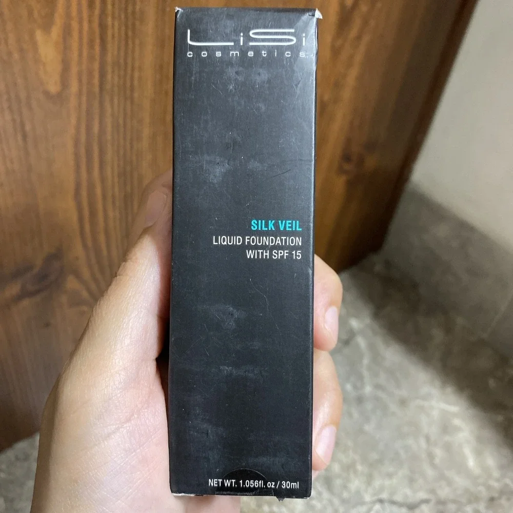 NEW LiSi Cosmetics Silk Veil Liquid Foundation  #105 With SPF‎ 15 Sealed, 30ml