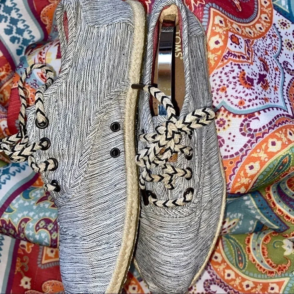 Toms tom’s white