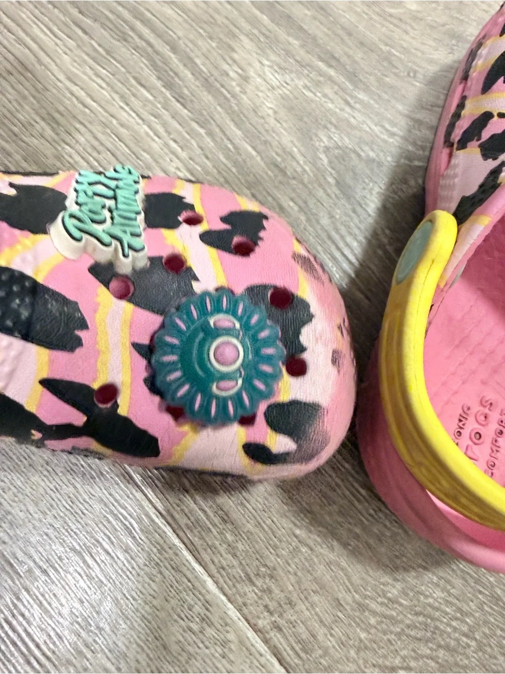 CROCS Kids Pink Leopard Print Clogs with Yellow Strap and Charms