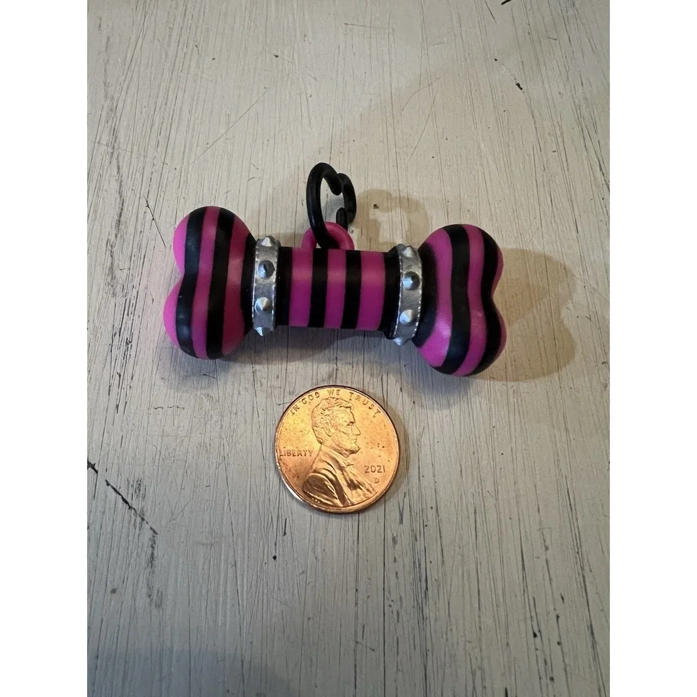 LOL Surprise Pet Glee Club‎ Series 3 Ruff Rocker Dog Bone Charm accessory