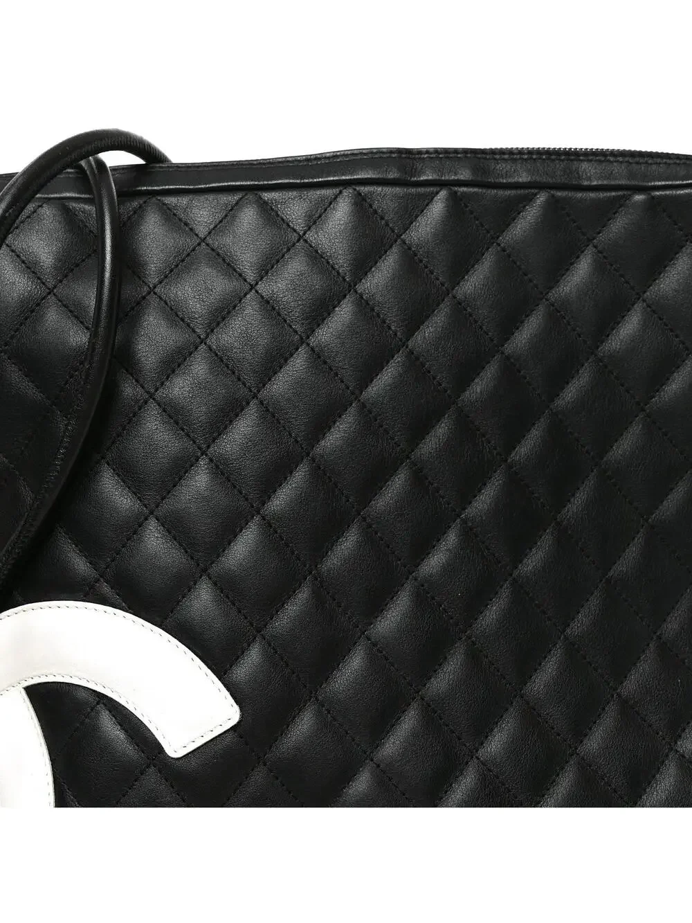 CHANEL indulge timeless
