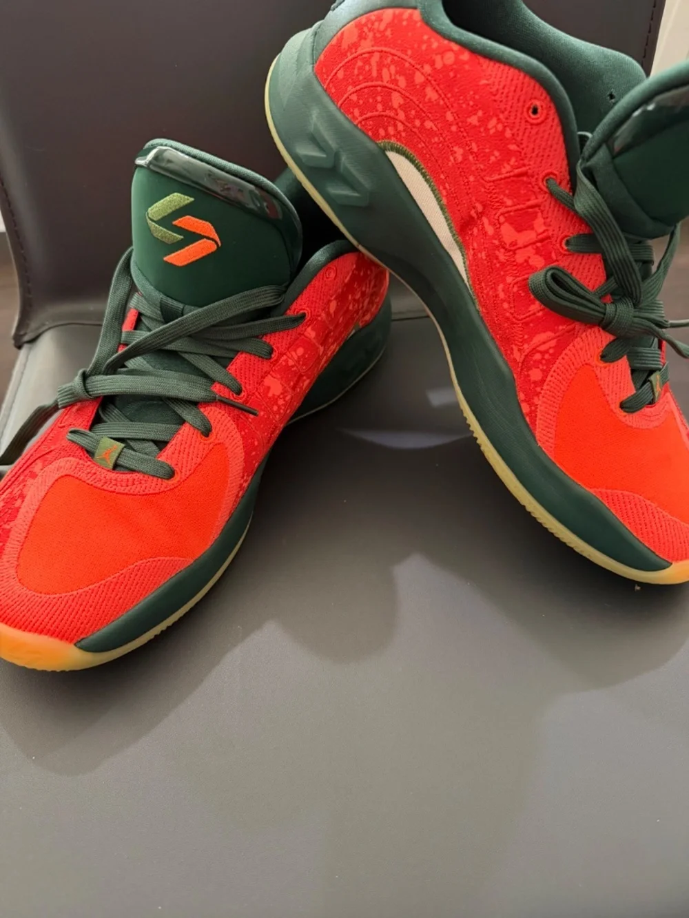 Jordan no box