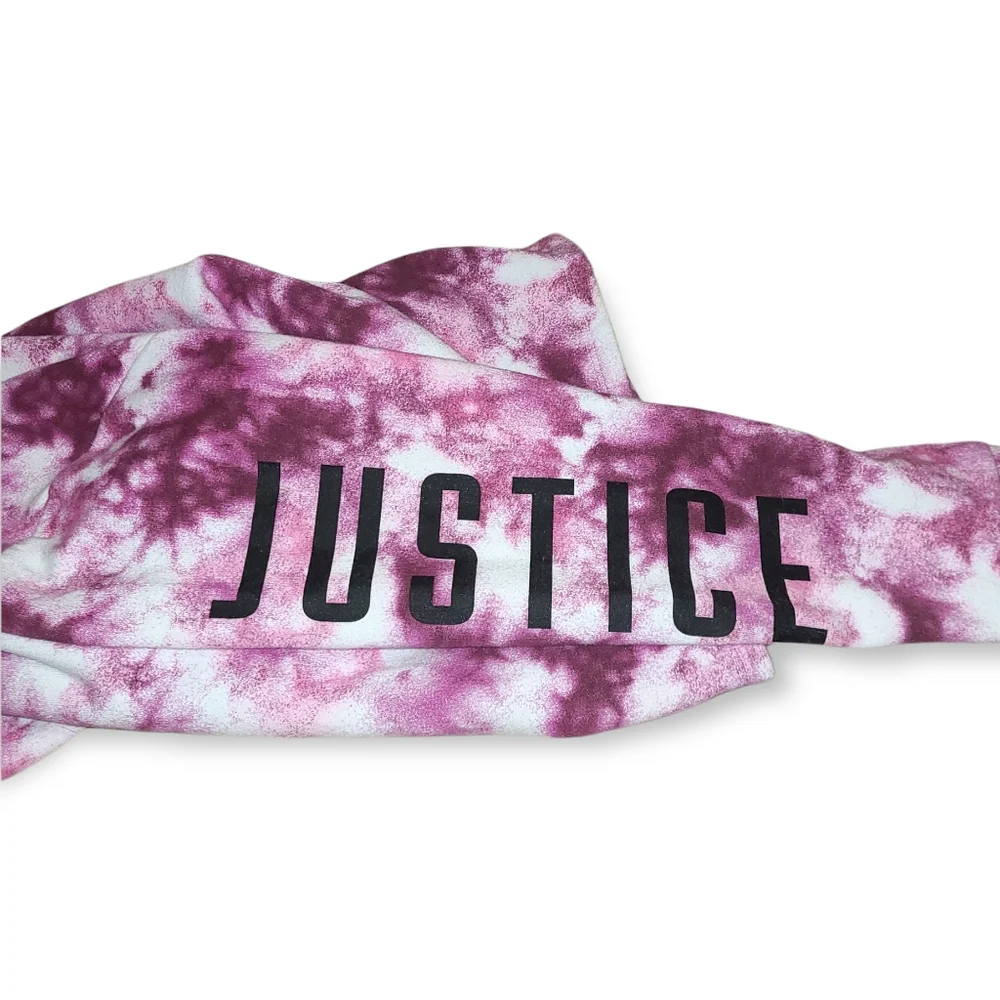 Justice maroon tie
