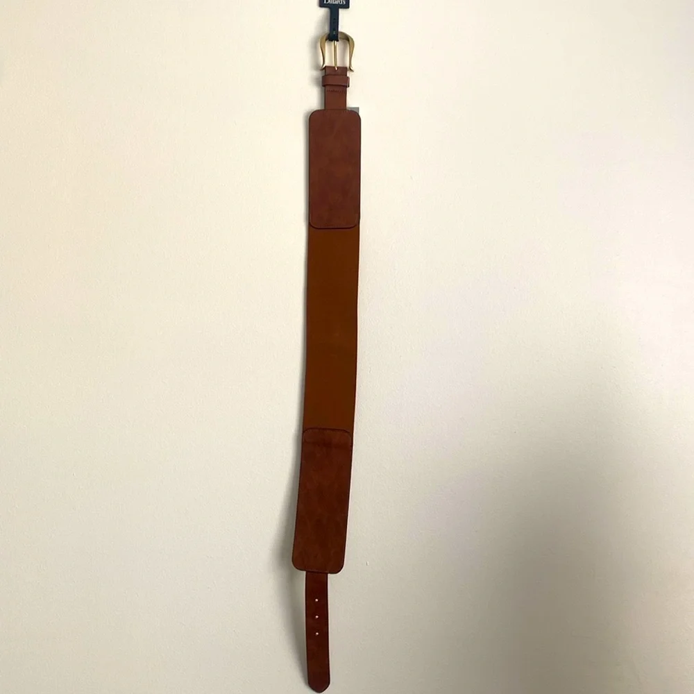 Dillards designed cinch