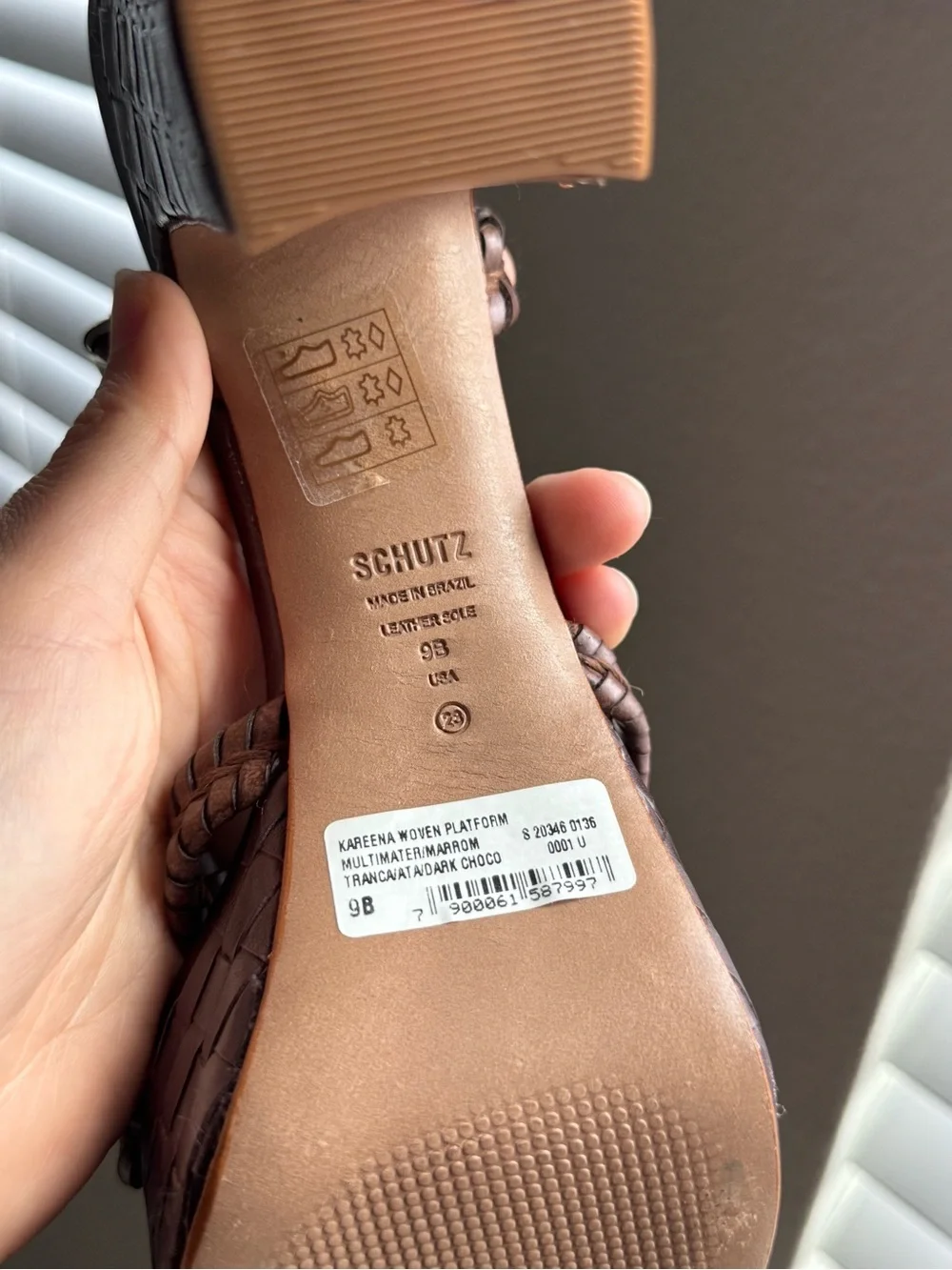 SCHUTZ size kareena