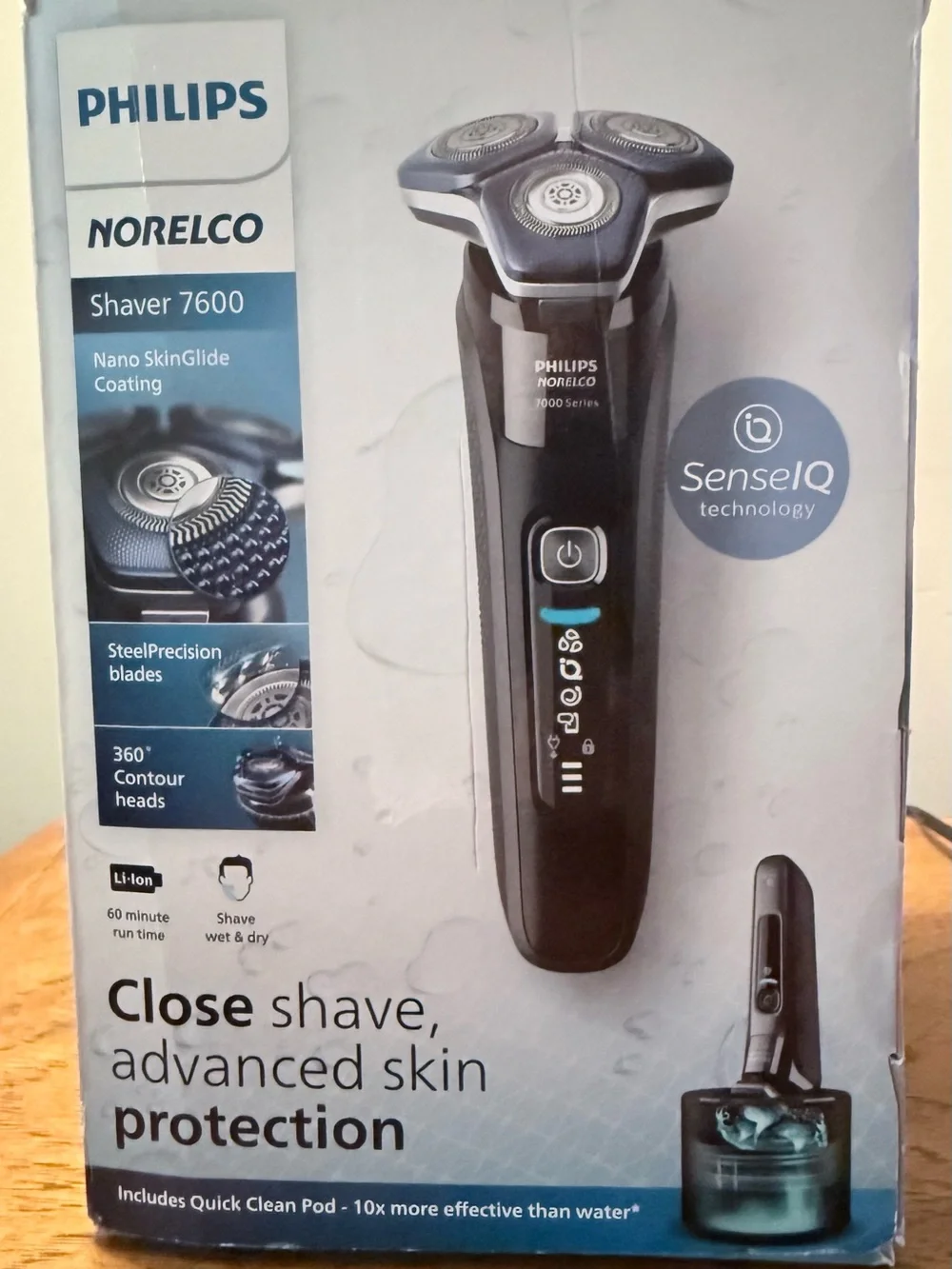 7600 Black Electric Shaver - Advanced Close Shave