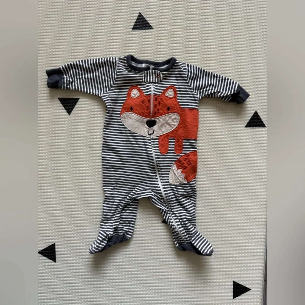 Gerber|Baby gender neutral Black & White Striped Fox long sleeve footies•Novelty