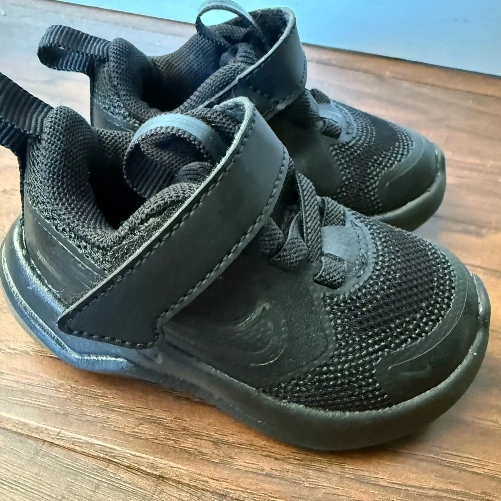 Nike sleek all