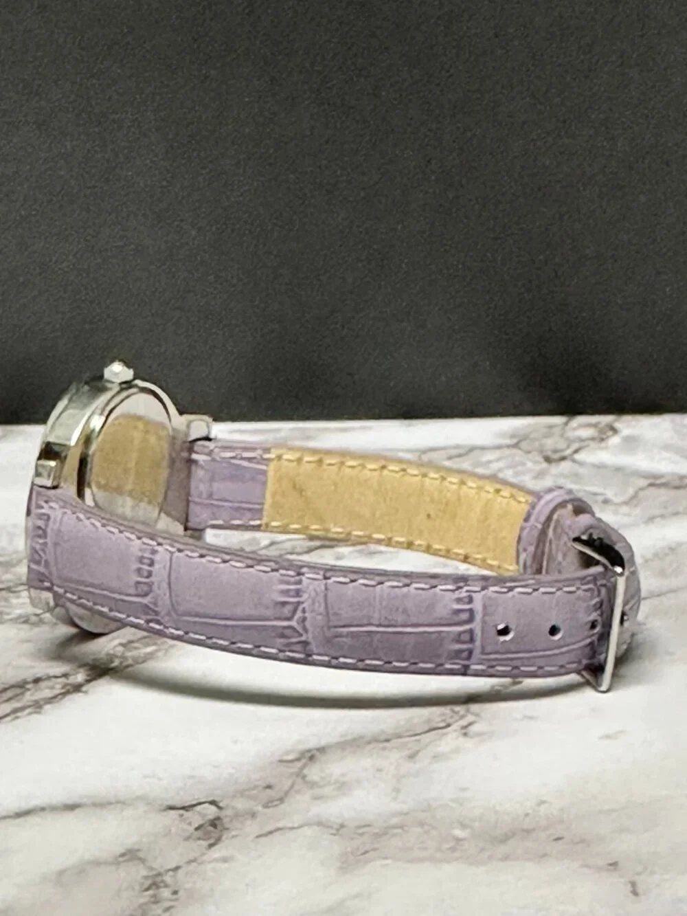 Unbranded this watch