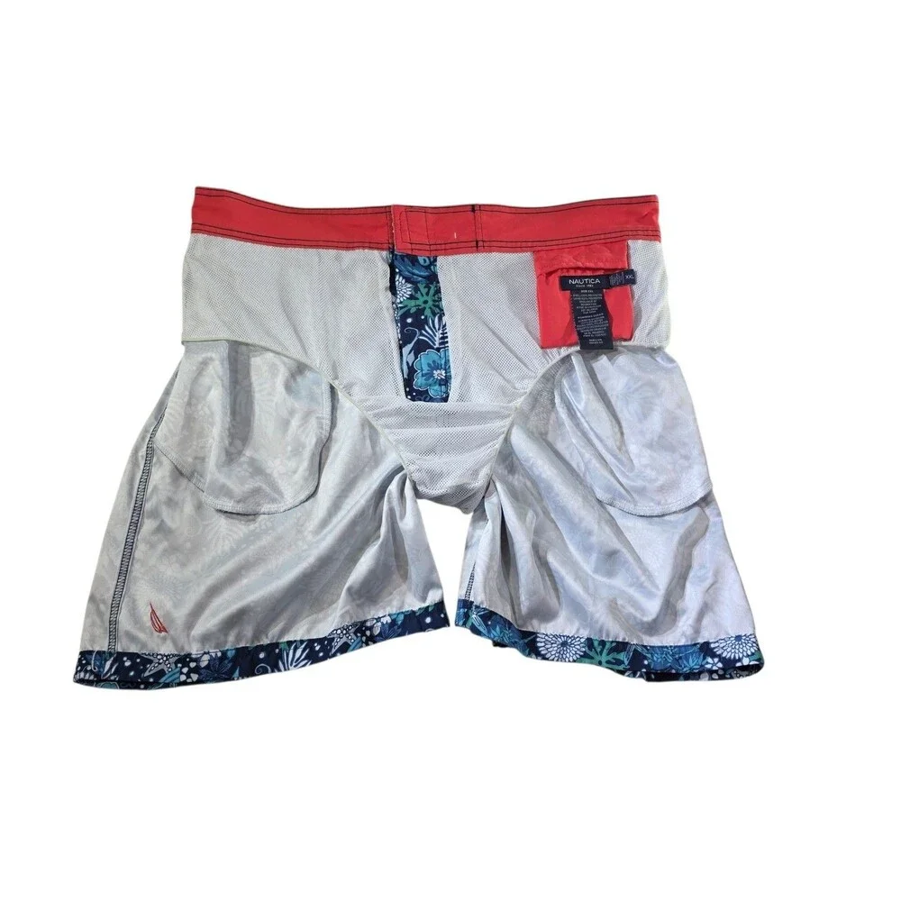 Nautica men board