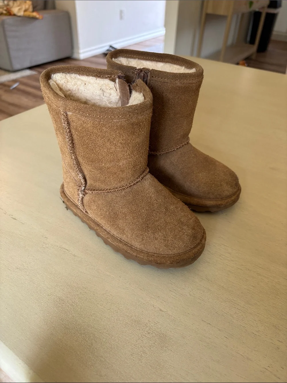 BEARPAW Toddler Size 9 Hickory Suede Side-Zip Boots