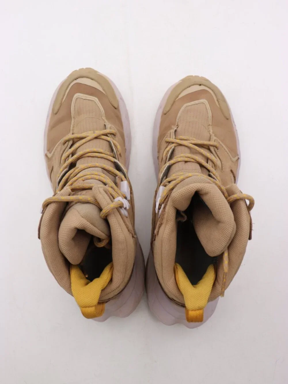 Hoka One One see purchase