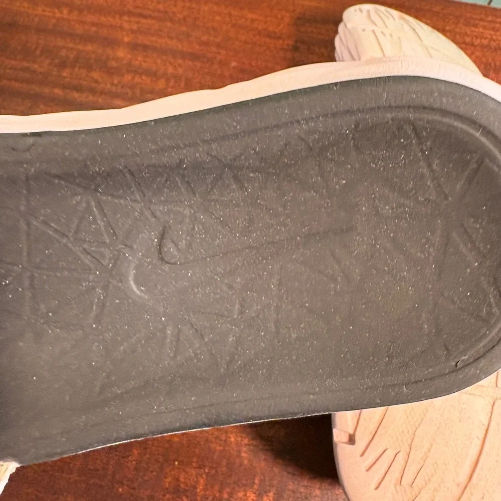 Nike solarsoft slide
