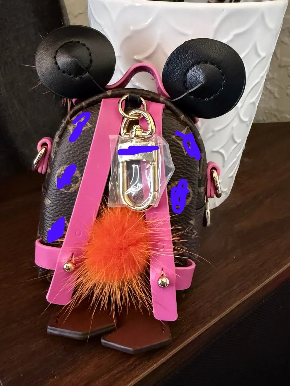 N/A keychain crossbody