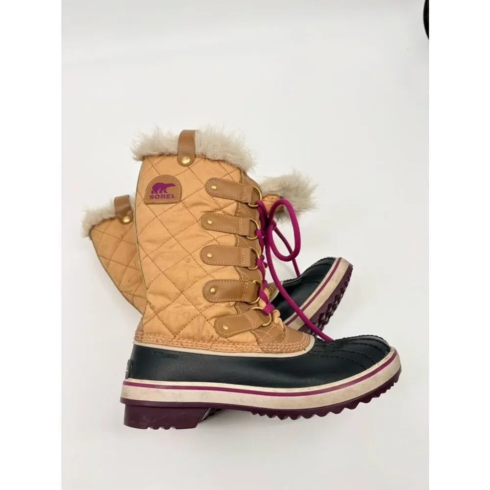 Sorel quilted tan