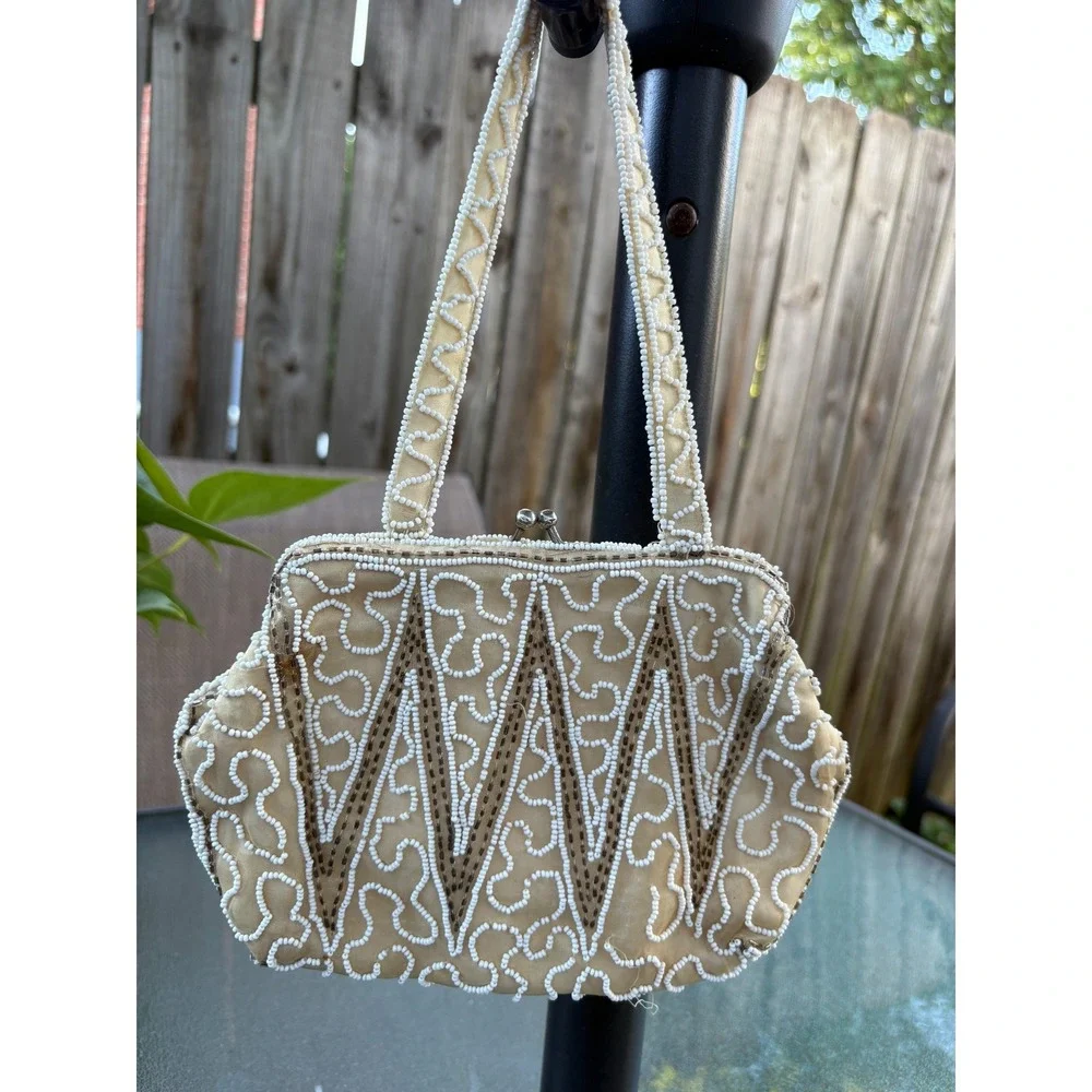 Walborg Vintage Hand Beaded Bag Made in‎ Belgium Cream Kiss Lock Evening Clutch