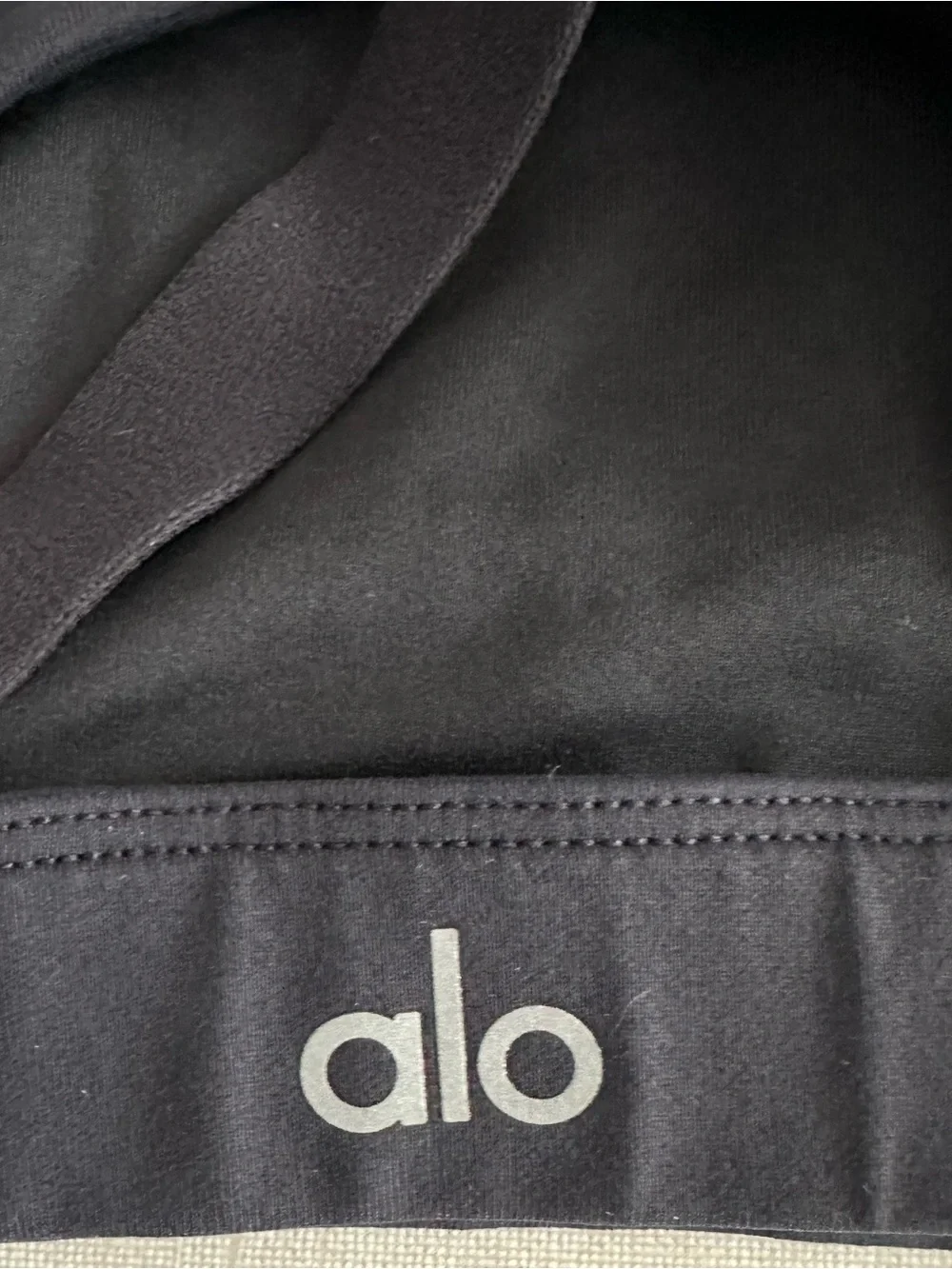 ALO Yoga minimal black