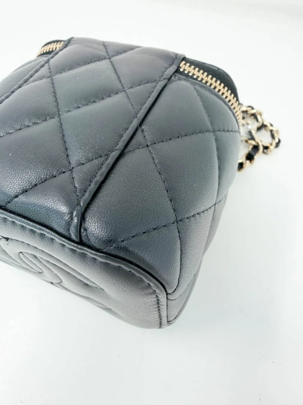 CHANEL mini pearl