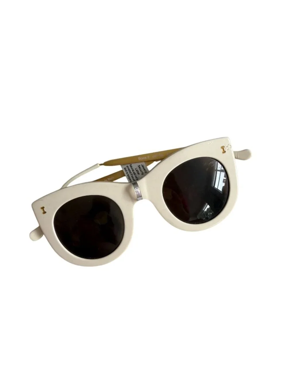 Illesteva sleek stylish