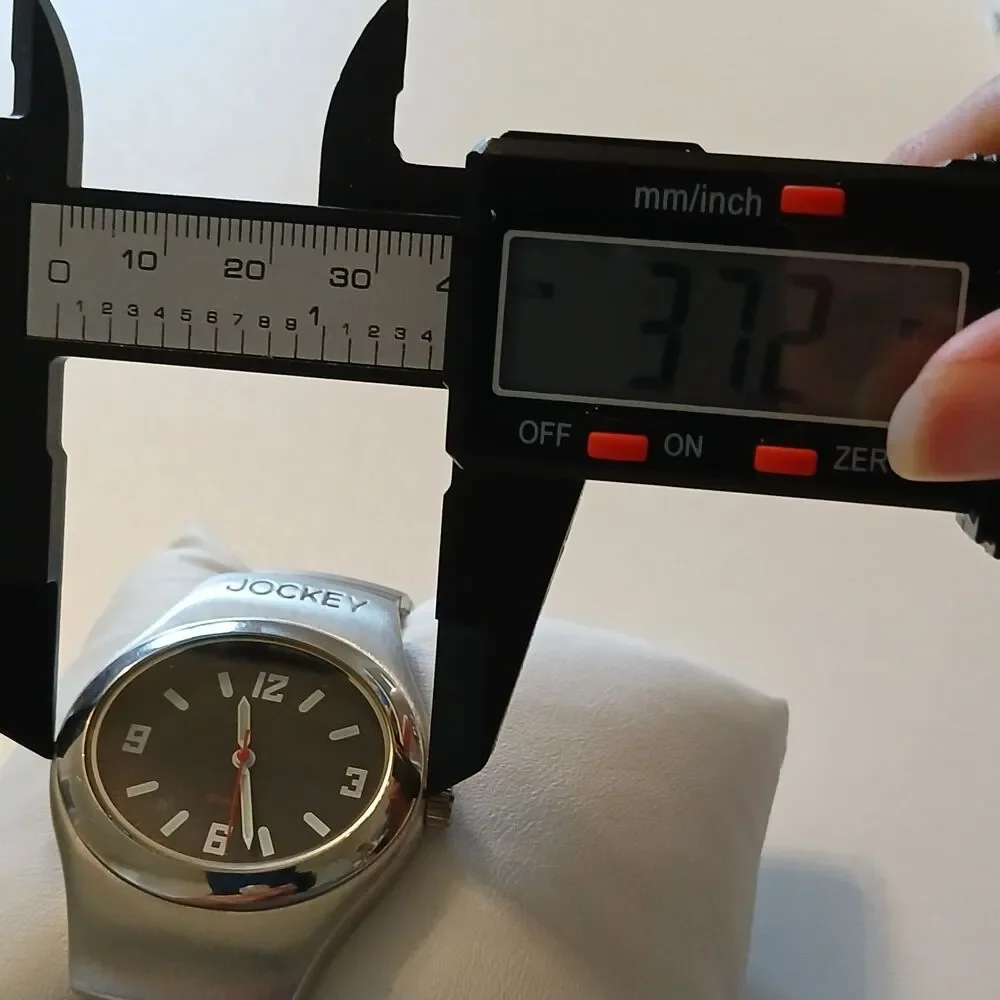 Jockey watch running