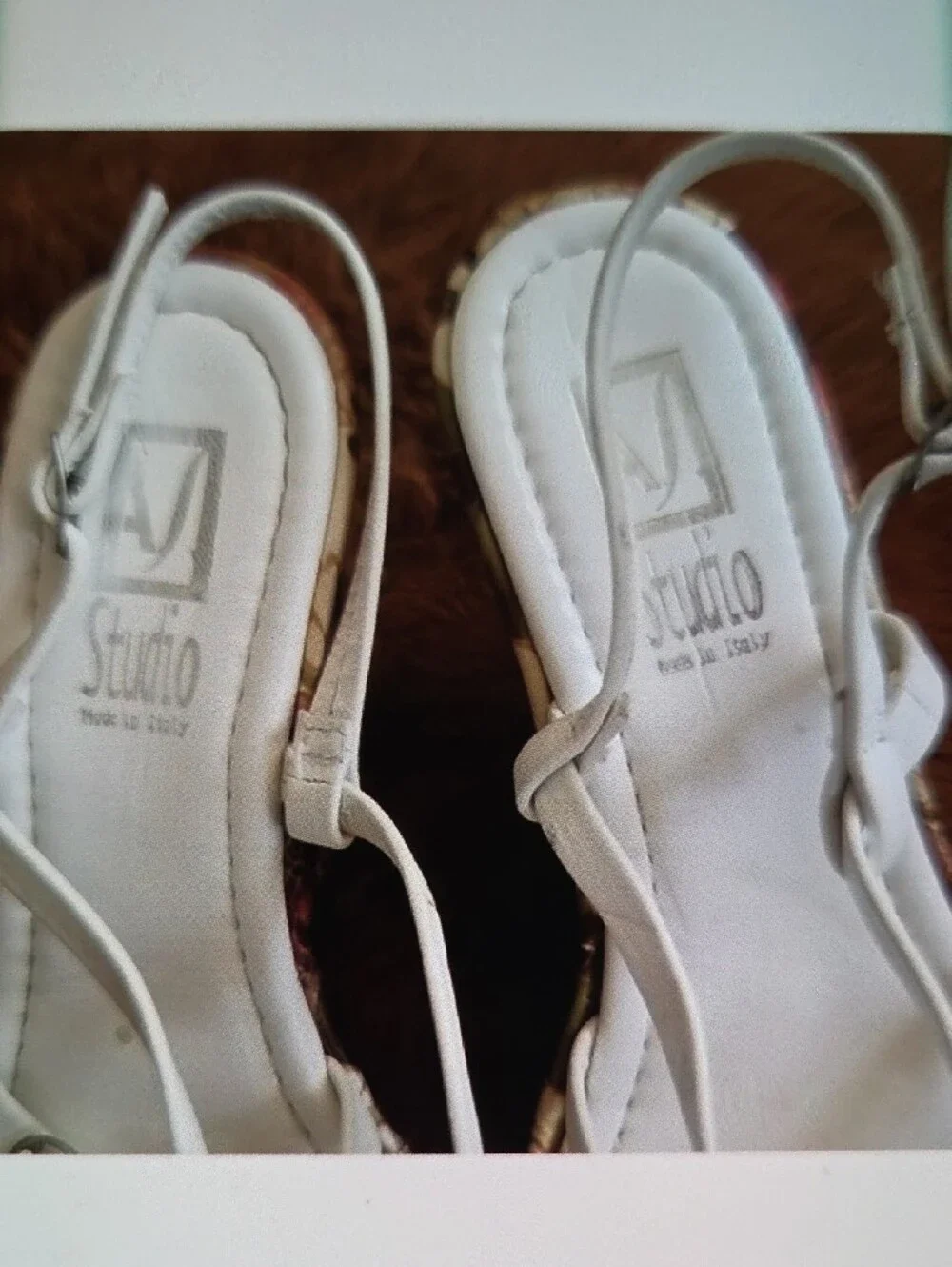 N/A strap wedge