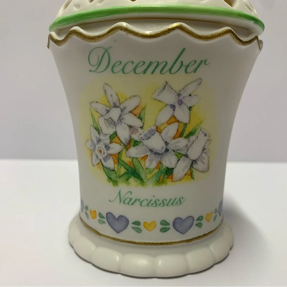 Vintage Avon December Narcissus Birth Flower Ceramic Candle Jar Butterfly Lid