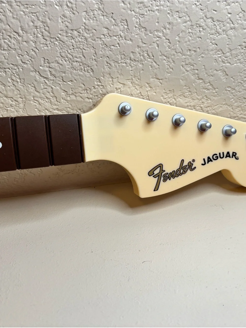 Fender guitar turns