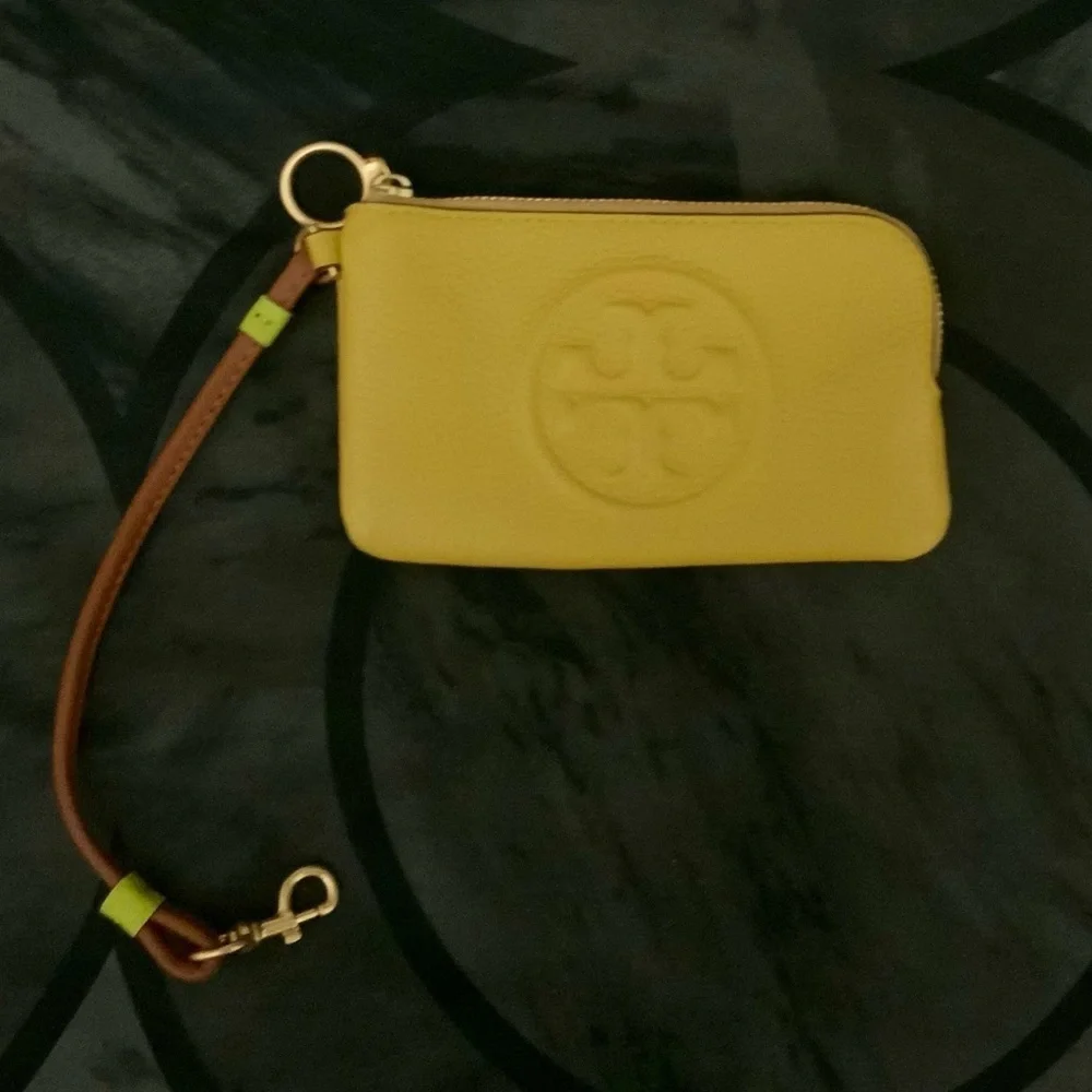 🔥🔥 NWT Tory Burch Authentic Perry Bombé Leather ZipCard Case Yellow NWT