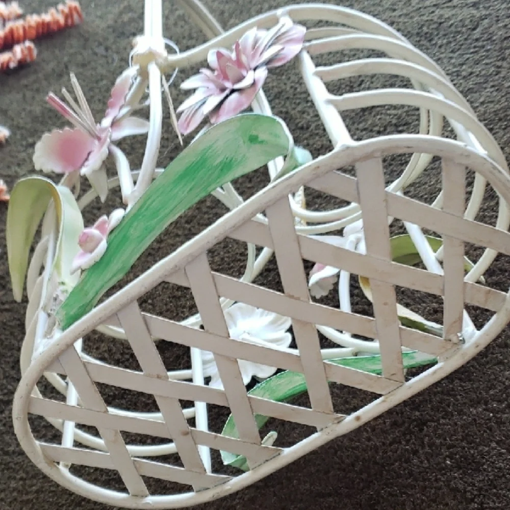 Vintage Metal Wine Basket With Handle Country Style Wine Tote Metal Flowers
