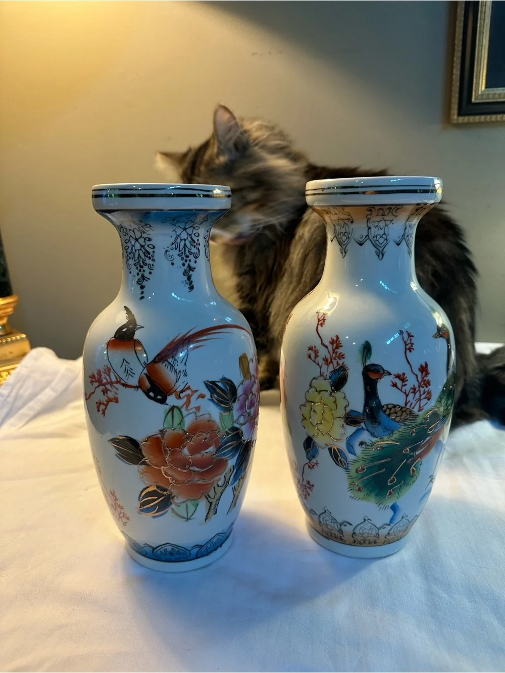 N/A decorative chin